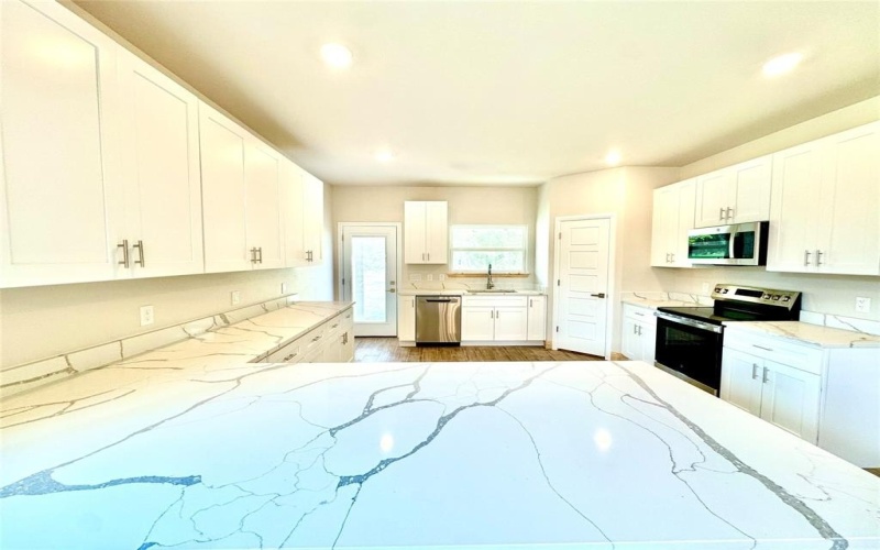 2200 Pedernales Court, Granbury, TX 76048, 3 Bedrooms Bedrooms, ,2 BathroomsBathrooms,Residential,For Sale,2200 Pedernales Court,20889352