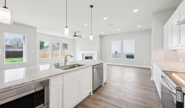 203 E Park Street, Little Elm, TX 75068, 3 Bedrooms Bedrooms, ,2 BathroomsBathrooms,Residential,For Sale,203 E Park Street,20889482