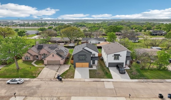203 E Park Street, Little Elm, TX 75068, 3 Bedrooms Bedrooms, ,2 BathroomsBathrooms,Residential,For Sale,203 E Park Street,20889482