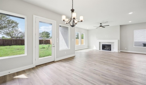 203 E Park Street, Little Elm, TX 75068, 3 Bedrooms Bedrooms, ,2 BathroomsBathrooms,Residential,For Sale,203 E Park Street,20889482