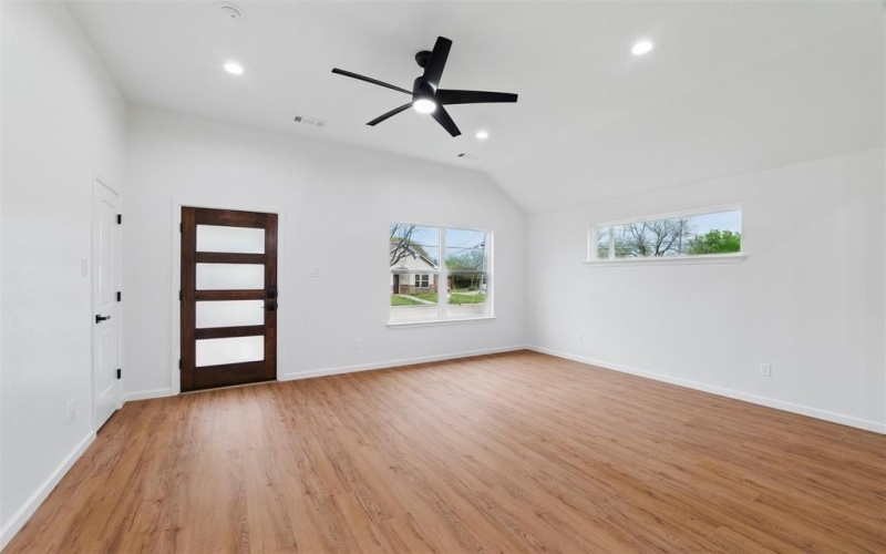 307 S Carlton Street, Ennis, TX 75119, 3 Bedrooms Bedrooms, ,2 BathroomsBathrooms,Residential,For Sale,307 S Carlton Street,20887310