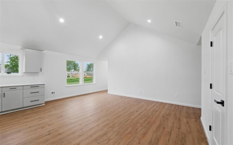 307 S Carlton Street, Ennis, TX 75119, 3 Bedrooms Bedrooms, ,2 BathroomsBathrooms,Residential,For Sale,307 S Carlton Street,20887310