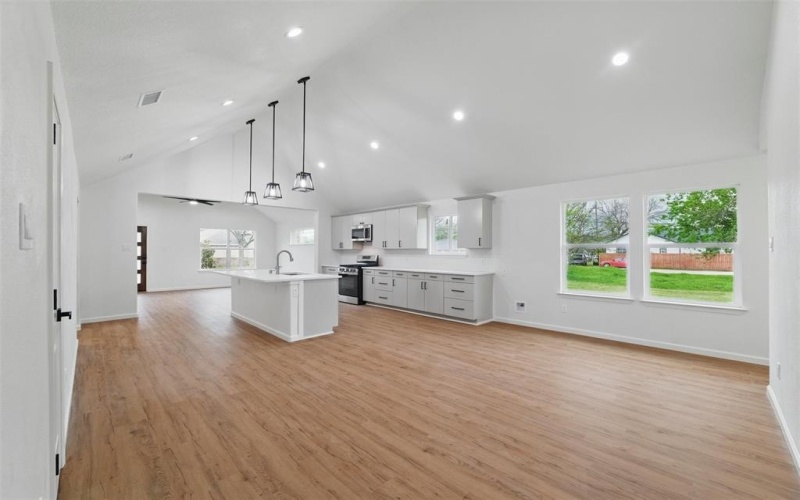 307 S Carlton Street, Ennis, TX 75119, 3 Bedrooms Bedrooms, ,2 BathroomsBathrooms,Residential,For Sale,307 S Carlton Street,20887310