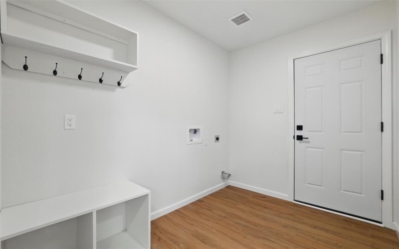 307 S Carlton Street, Ennis, TX 75119, 3 Bedrooms Bedrooms, ,2 BathroomsBathrooms,Residential,For Sale,307 S Carlton Street,20887310