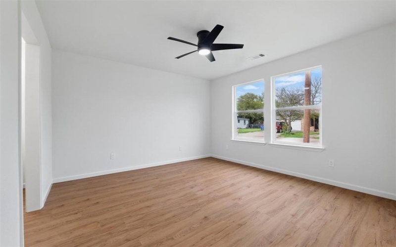 307 S Carlton Street, Ennis, TX 75119, 3 Bedrooms Bedrooms, ,2 BathroomsBathrooms,Residential,For Sale,307 S Carlton Street,20887310