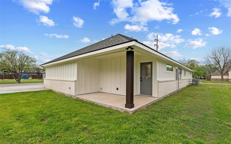 307 S Carlton Street, Ennis, TX 75119, 3 Bedrooms Bedrooms, ,2 BathroomsBathrooms,Residential,For Sale,307 S Carlton Street,20887310