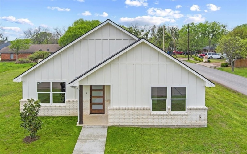 307 S Carlton Street, Ennis, TX 75119, 3 Bedrooms Bedrooms, ,2 BathroomsBathrooms,Residential,For Sale,307 S Carlton Street,20887310