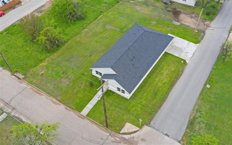 307 S Carlton Street, Ennis, TX 75119, 3 Bedrooms Bedrooms, ,2 BathroomsBathrooms,Residential,For Sale,307 S Carlton Street,20887310