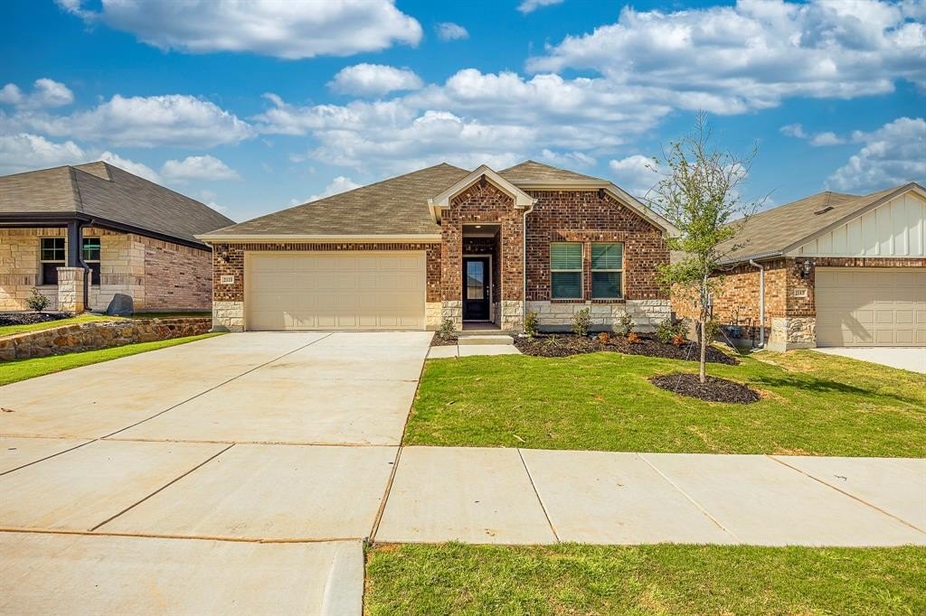 2121 Gustavus Drive, Sherman, TX 75092, 4 Habitaciones Habitaciones , ,3 BañosBaños,Residential Lease,En Alquiler,2121 Gustavus Drive,20887431