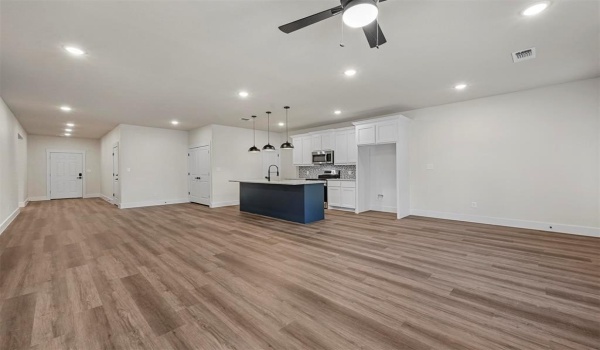 634 W Owings, Denison, TX 75020, 3 Bedrooms Bedrooms, ,2 BathroomsBathrooms,Residential,For Sale,634 W Owings,20887612