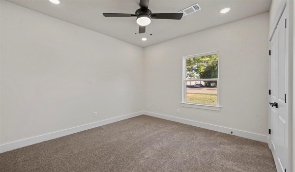 634 W Owings, Denison, TX 75020, 3 Bedrooms Bedrooms, ,2 BathroomsBathrooms,Residential,For Sale,634 W Owings,20887612