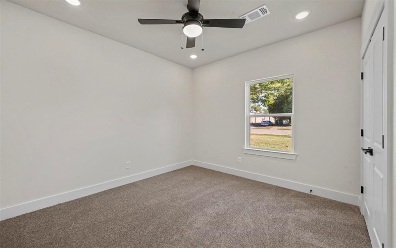 634 W Owings, Denison, TX 75020, 3 Bedrooms Bedrooms, ,2 BathroomsBathrooms,Residential,For Sale,634 W Owings,20887612