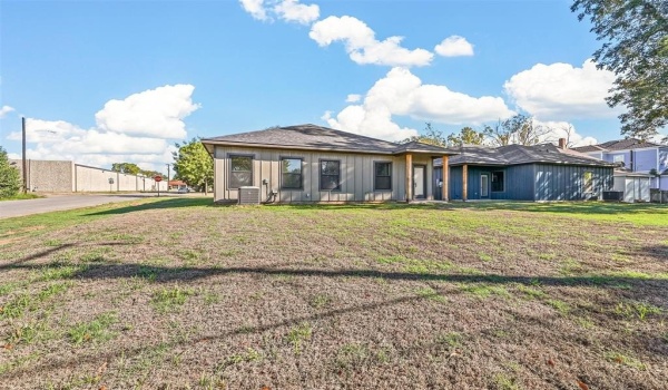 634 W Owings, Denison, TX 75020, 3 Bedrooms Bedrooms, ,2 BathroomsBathrooms,Residential,For Sale,634 W Owings,20887612