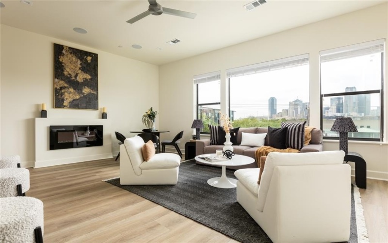 1901 S Harwood Street #308, Dallas, TX 75215, 2 Habitaciones Habitaciones , ,2 BañosBaños,Residential,En Venta,1901 S Harwood Street,20890458