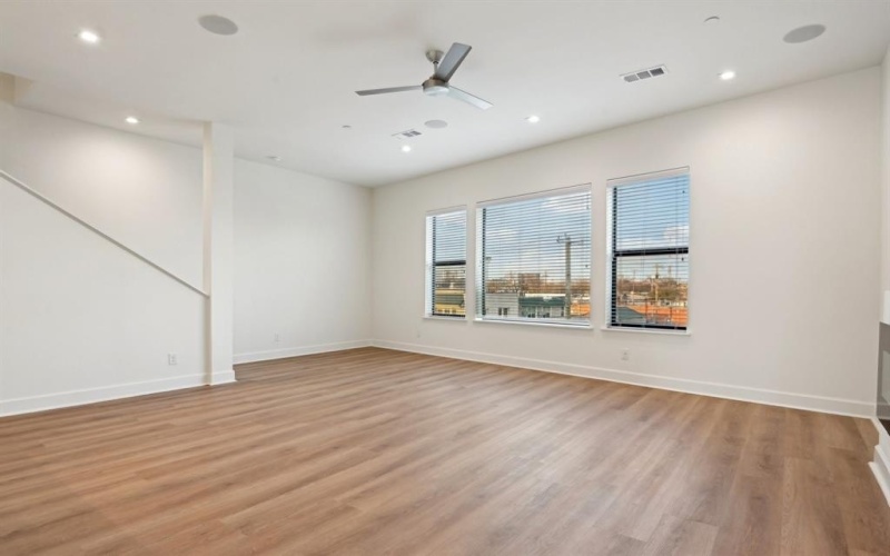 1901 S Harwood Street #307, Dallas, TX 75215, 2 Habitaciones Habitaciones , ,2 BañosBaños,Residential,En Venta,1901 S Harwood Street,20890489
