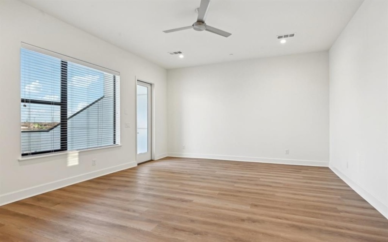 1901 S Harwood Street #307, Dallas, TX 75215, 2 Habitaciones Habitaciones , ,2 BañosBaños,Residential,En Venta,1901 S Harwood Street,20890489