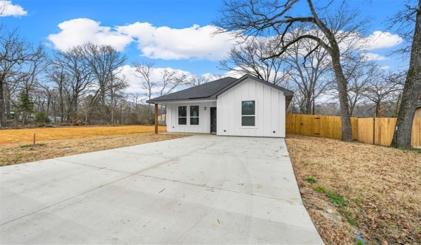 142 Mohican Trail, Mabank, TX 75156, 3 Bedrooms Bedrooms, ,2 BathroomsBathrooms,Residential Lease,For Rent,142 Mohican Trail,20890568
