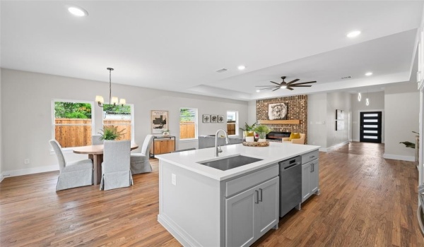 425 E Walnut Street, Hillsboro, TX 76645, 4 Bedrooms Bedrooms, ,2 BathroomsBathrooms,Residential,For Sale,425 E Walnut Street,20890651