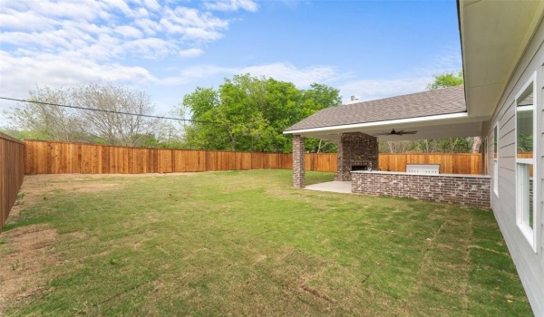 425 E Walnut Street, Hillsboro, TX 76645, 4 Bedrooms Bedrooms, ,2 BathroomsBathrooms,Residential,For Sale,425 E Walnut Street,20890651
