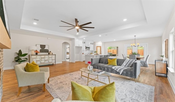 425 E Walnut Street, Hillsboro, TX 76645, 4 Bedrooms Bedrooms, ,2 BathroomsBathrooms,Residential,For Sale,425 E Walnut Street,20890651