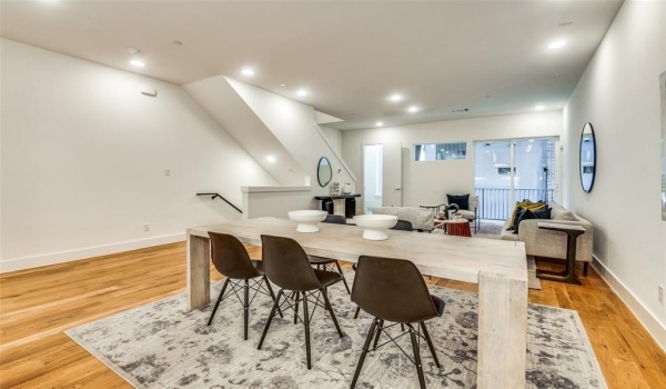 426 W 9th Street #105, Dallas, TX 75208, 3 Habitaciones Habitaciones , ,3 BañosBaños,Residential,En Venta,426 W 9th Street,20890767
