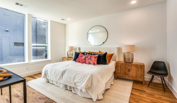 426 W 9th Street #105, Dallas, TX 75208, 3 Habitaciones Habitaciones , ,3 BañosBaños,Residential,En Venta,426 W 9th Street,20890767
