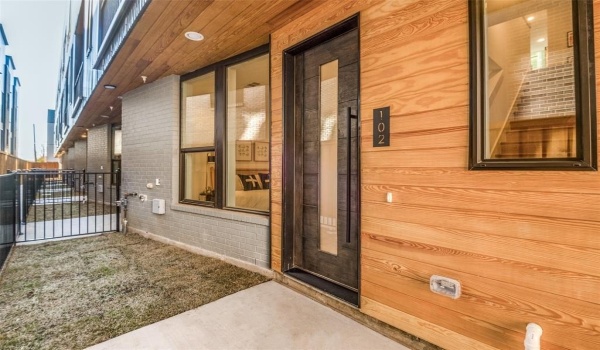 426 W 9th Street #105, Dallas, TX 75208, 3 Habitaciones Habitaciones , ,3 BañosBaños,Residential,En Venta,426 W 9th Street,20890767