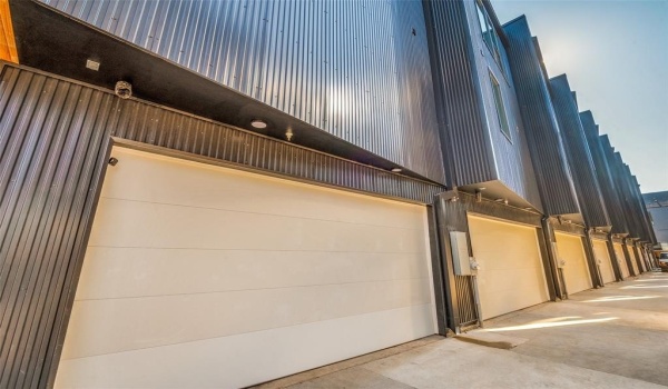 426 W 9th Street #105, Dallas, TX 75208, 3 Habitaciones Habitaciones , ,3 BañosBaños,Residential,En Venta,426 W 9th Street,20890767