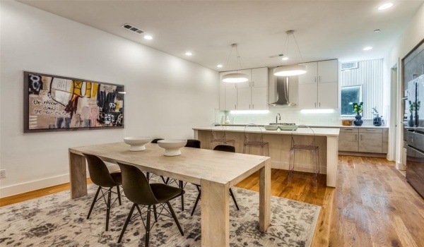 426 W 9th Street #105, Dallas, TX 75208, 3 Habitaciones Habitaciones , ,3 BañosBaños,Residential,En Venta,426 W 9th Street,20890767
