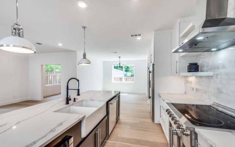 706 W White Avenue, McKinney, TX 75069, 4 Bedrooms Bedrooms, ,3 BathroomsBathrooms,Residential,For Sale,706 W White Avenue,20890878