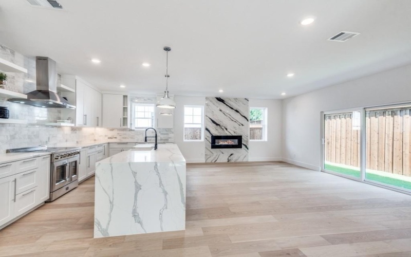 706 W White Avenue, McKinney, TX 75069, 4 Bedrooms Bedrooms, ,3 BathroomsBathrooms,Residential,For Sale,706 W White Avenue,20890878