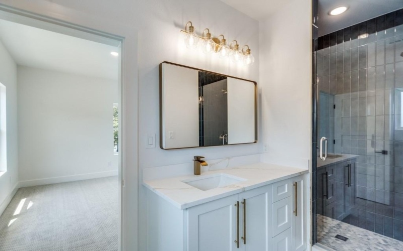 710 W White Avenue, McKinney, TX 75069, 4 Habitaciones Habitaciones , ,3 BañosBaños,Residential,En Venta,710 W White Avenue,20890893