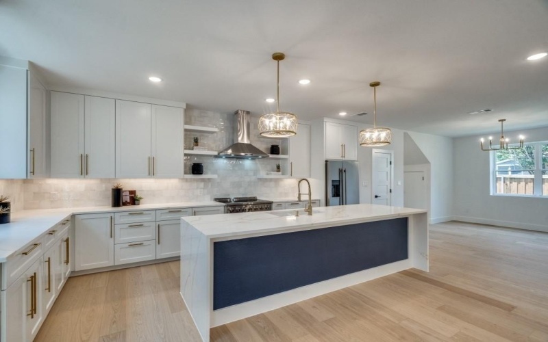 710 W White Avenue, McKinney, TX 75069, 4 Habitaciones Habitaciones , ,3 BañosBaños,Residential,En Venta,710 W White Avenue,20890893