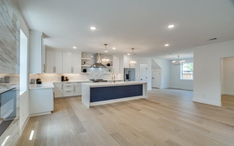 710 W White Avenue, McKinney, TX 75069, 4 Habitaciones Habitaciones , ,3 BañosBaños,Residential,En Venta,710 W White Avenue,20890893