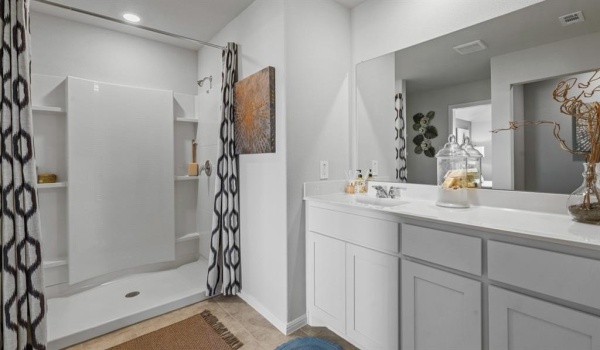 8205 BELTMILL Parkway, Fort Worth, TX 76131, 4 Habitaciones Habitaciones , ,2 BañosBaños,Residential,En Venta,8205 BELTMILL Parkway,20892043