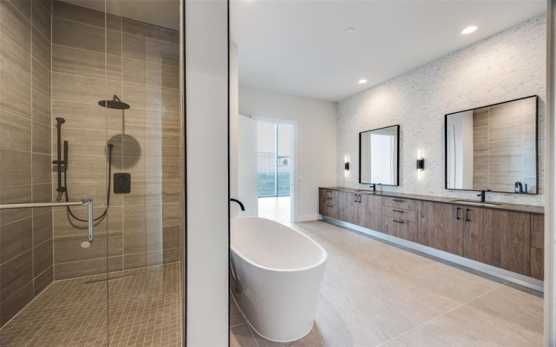 8119 Douglas Avenue #1403, Dallas, TX 75225, 2 Bedrooms Bedrooms, ,2 BathroomsBathrooms,Residential Lease,For Rent,8119 Douglas Avenue,20892386