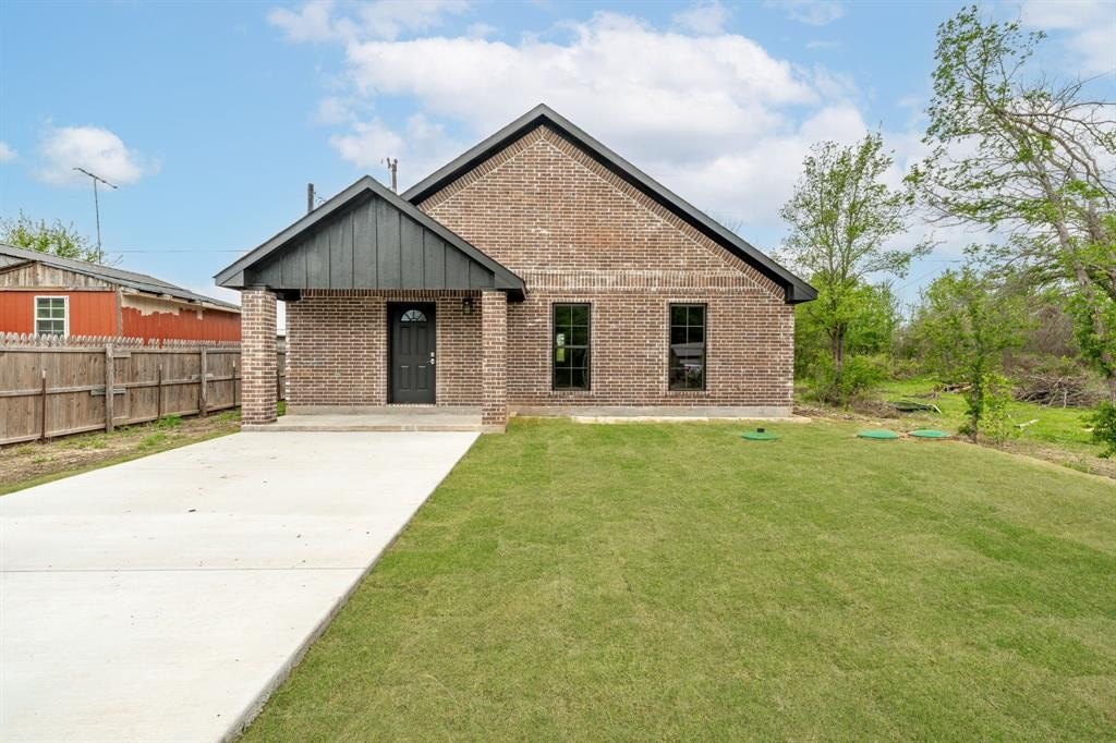 4222 Terri Lee Lane, Granbury, TX 76048, 3 Bedrooms Bedrooms, ,1 BathroomBathrooms,Residential,For Sale,4222 Terri Lee Lane,20892696