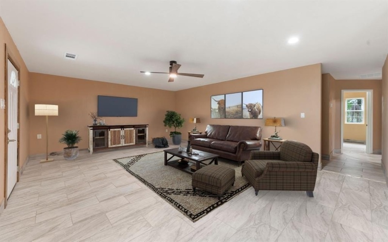 4222 Terri Lee Lane, Granbury, TX 76048, 3 Bedrooms Bedrooms, ,1 BathroomBathrooms,Residential,For Sale,4222 Terri Lee Lane,20892696