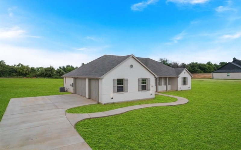 320 Monument Place, Reno, TX 76020, 3 Bedrooms Bedrooms, ,2 BathroomsBathrooms,Residential,For Sale,320 Monument Place,20892912