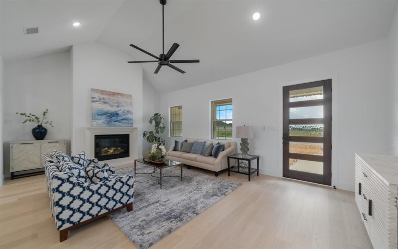 320 Monument Place, Reno, TX 76020, 3 Bedrooms Bedrooms, ,2 BathroomsBathrooms,Residential,For Sale,320 Monument Place,20892912