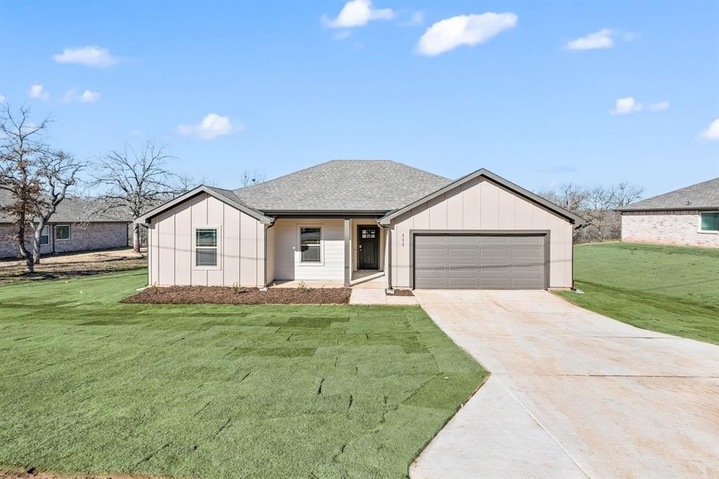 111 Jim Walters Drive, Runaway Bay, TX 76426, 3 Bedrooms Bedrooms, ,2 BathroomsBathrooms,Residential,For Sale,111 Jim Walters Drive,20892990
