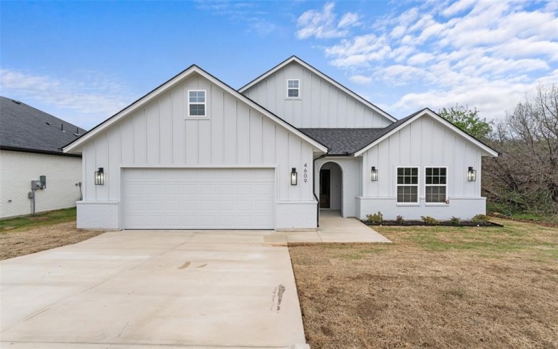 4609 Eagle Nest Court, Granbury, TX 76048, 4 Habitaciones Habitaciones , ,2 BañosBaños,Residential,En Venta,4609 Eagle Nest Court,20895675