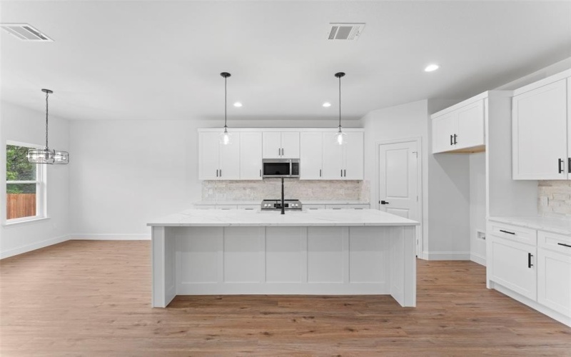 4609 Eagle Nest Court, Granbury, TX 76048, 4 Habitaciones Habitaciones , ,2 BañosBaños,Residential,En Venta,4609 Eagle Nest Court,20895675