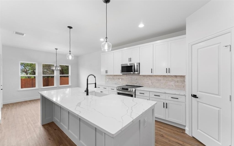 4609 Eagle Nest Court, Granbury, TX 76048, 4 Habitaciones Habitaciones , ,2 BañosBaños,Residential,En Venta,4609 Eagle Nest Court,20895675