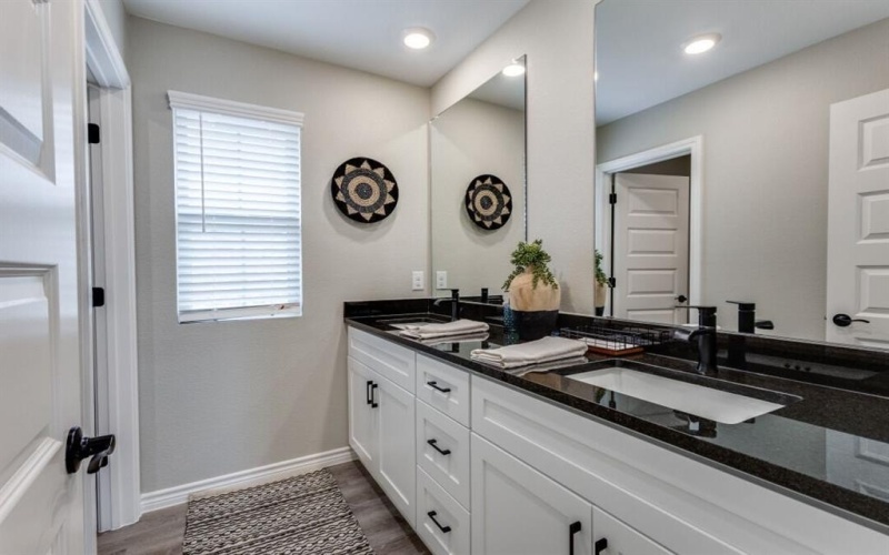 8525 Leyton, The Colony, TX 75056, 3 Bedrooms Bedrooms, ,2 BathroomsBathrooms,Residential Lease,For Rent,8525 Leyton,20893527