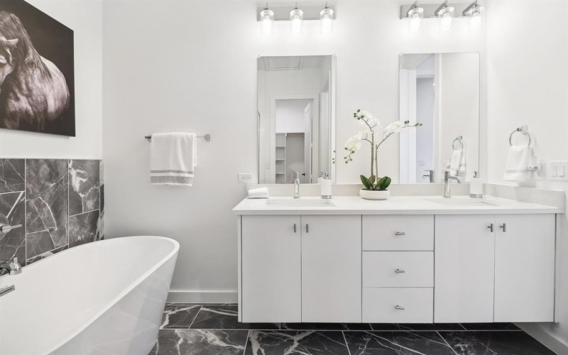 4204 San Jacinto Street #105, Dallas, TX 75204, 3 Habitaciones Habitaciones , ,3 BañosBaños,Residential,En Venta,4204 San Jacinto Street,20893585