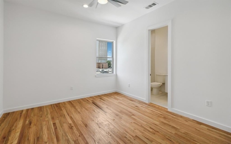 4204 San Jacinto Street #105, Dallas, TX 75204, 3 Habitaciones Habitaciones , ,3 BañosBaños,Residential,En Venta,4204 San Jacinto Street,20893585