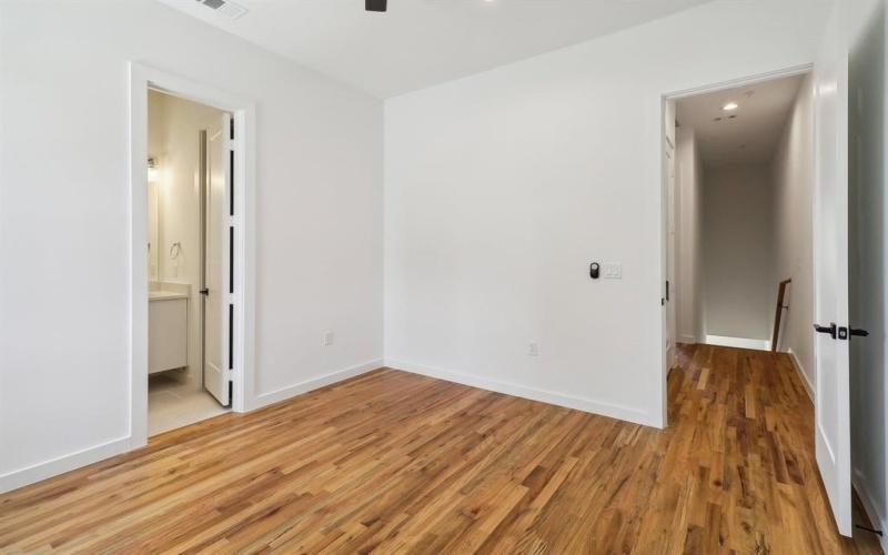 4204 San Jacinto Street #105, Dallas, TX 75204, 3 Habitaciones Habitaciones , ,3 BañosBaños,Residential,En Venta,4204 San Jacinto Street,20893585
