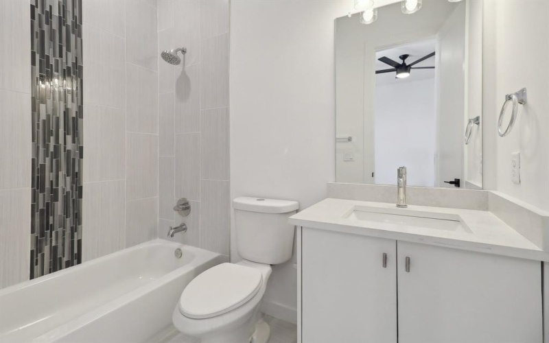 4204 San Jacinto Street #105, Dallas, TX 75204, 3 Habitaciones Habitaciones , ,3 BañosBaños,Residential,En Venta,4204 San Jacinto Street,20893585