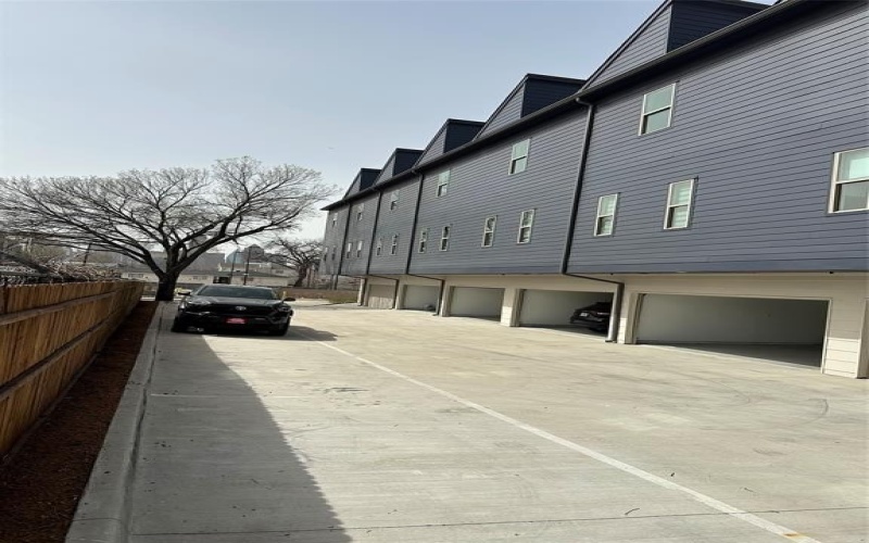 4204 San Jacinto Street #105, Dallas, TX 75204, 3 Habitaciones Habitaciones , ,3 BañosBaños,Residential,En Venta,4204 San Jacinto Street,20893585
